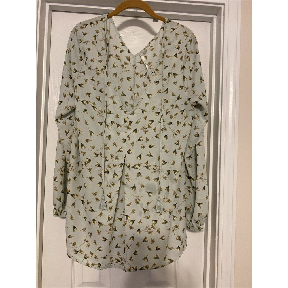 LC Lauren Conrad Light Green‎ with floral design XL preowned